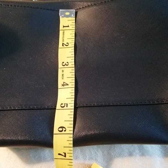 Pulicati black cross-hatched leather tote - Picture 3 of 8